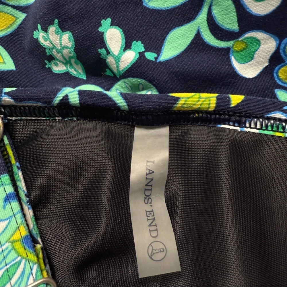 Lands' End Paisley Floral Twist Front Underwire Tankini Swim Top Navy Size 10 - Picture 5 of 15